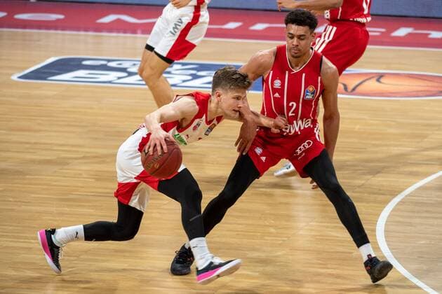 Bennet Hundy 33 (Brose Bamberg), Wade Baldwin 2 (FC Bayern), FC Bayern Basketball vs. Brose Bamberg, BBL, 27.12.2020 Muenchen Bayern Deutschland