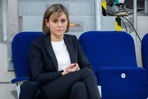 Jennifer Kettemann (Geschäftsführerin, RNL), im Publikum, auf der Tribüne, unter den Zuschauern, 27.12.2020, Mannheim (Deutschland), Handball, Bundesliga, Rhein-Neckar Löwen - HSC 2000 Coburg