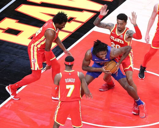 December 28, 2020, Atlanta, GA, USA: Atlanta Hawks Solomon Hill (from left), Rajon Rondon and John Collins triple team Detroit Pistons Isaiah Stewart on defense in a NBA, Basketball Herren, USA basketball game on Monday, Dec. 28, 2020, in Atlanta. Atlanta USA - ZUMAm67_ 0109192770st Copyright: xCurtisxComptonx xCurtis.Comptonx