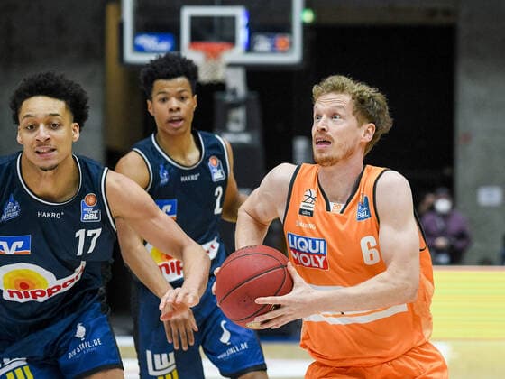 Jamuni McNeace (HAKRO Merlins Crailsheim) am Korb gegen Isaiah Wilkins (Ratiopharm Ulm), GER, HAKRO Merlins Crailsheim vs. Ratiopharm Ulm, 29.12.2020, 10. Spieltag easycredit Basketball Bundesliga, Spielzeit 2020 2021. GER, HAKRO Merlins Crailsheim vs. Ratiopharm Ulm, 29.12.2020, 10. Spieltag easycredit Basketball Bundesliga, Spielzeit 2020 2021 Crailsheim Copyright: xEibnerxPressefoto MichaelxMemmlex EP_MMR