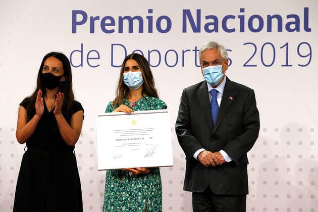 Santiago 29 diciembre 2020. El Presidente Sebasti‡n Pi–era y la ministra del Deporte Cecilia PŽrez, entregan el Premio Nacional del Deporte a la deportista Francisca Crovetto Marcelo Hernandez Aton Chile Premio nacional del deporte 2020