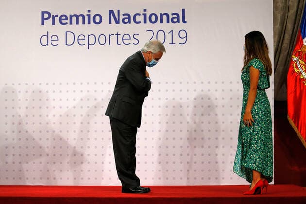 Santiago 29 diciembre 2020. El Presidente Sebasti‡n Pi–era y la ministra del Deporte Cecilia PŽrez, entregan el Premio Nacional del Deporte a la deportista Francisca Crovetto Marcelo Hernandez Aton Chile Premio nacional del deporte 2020