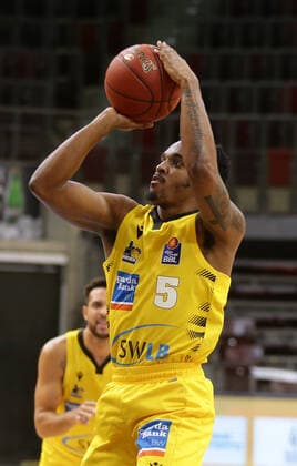 Ludwigsburg , Basketball easyCredit BBL Bundesliga , MHP RIESEN Ludwigsburg vs. Hamburg Towers , Barry Brown ( Riesen )