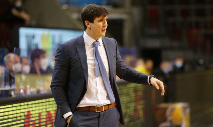 Ludwigsburg , Basketball easyCredit BBL Bundesliga , MHP RIESEN Ludwigsburg vs. Hamburg Towers , Pedro Calles ( Trainer Towers )