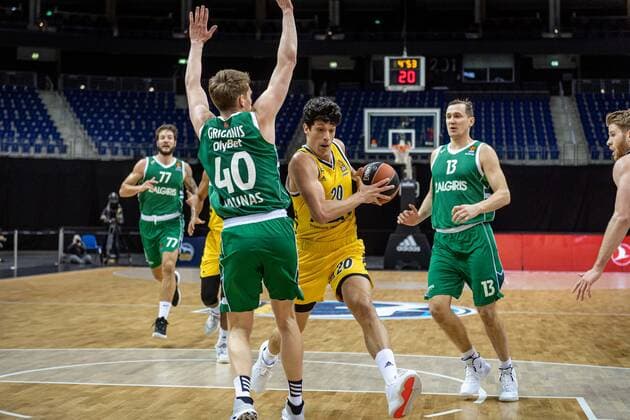 Basketball Berlin 29.12.2020 Saison 2020 2021 Euroleague Regular Season Round 17 Alba Berlin vs Zalgiris Kaunas Simone Fontecchio (Alba Berlin, No.20) Marius Grigonis (Kaunas, No.40)