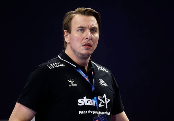 Handball,Velux EHF Final 4 am 29.12.2020 in der Lanxess-Arena in Köln Deutschland Finale THW Kiel vs FC Barcelona, Barca 33 : 28 Trainer Filip JICHA (THW)