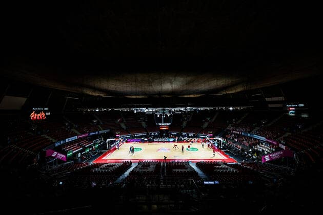 Sport Bilder des Tages Turkish Airlines EuroLeague; FC Bayern Basketball - FC Barcelona, Barca 30.12.2020 Der leere Audi Dome vor Spielbeginn. Auf dem Spielfeld machen sich die Mannschaften warm. Lediglich Pappkameraden bringen die Fans in die Halle. Turkish Airlines EuroLeague; FC Bayern Basketball - FC Barcelona; Audi Dome, Muenchen (Bayern) Copyright: xBEAUTIFULxSPORTS Wunderlx