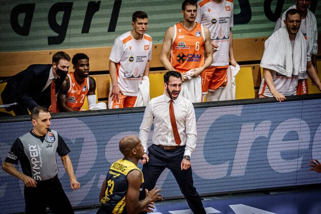easyCredit BBL: 10. Spieltag: Rasta Vechta - EWE Baskets Basketball Oldenburg 30.12.2020 Saison 2020 2021 easyCredit BBL: 10. Spieltag: Rasta Vechta - EWE Baskets Thomas Paech, Headcoach RASTA Vechta nur redaktionelle Verwendung - kommerzielle Verwendung Nutzung nur nach Absprache mit dem Fotografen Vechta Deutschland