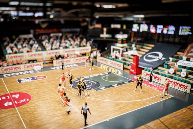 Sport Bilder des Tages easyCredit BBL: 10. Spieltag: Rasta Vechta - EWE Baskets Basketball Oldenburg 30.12.2020 Saison 2020 2021 easyCredit BBL: 10. Spieltag: Rasta Vechta - EWE Baskets Der RASTA DOME. (Tilt-Shift-Aufnahme) nur redaktionelle Verwendung - kommerzielle Verwendung Nutzung nur nach Absprache mit dem Fotografen Vechta Deutschland