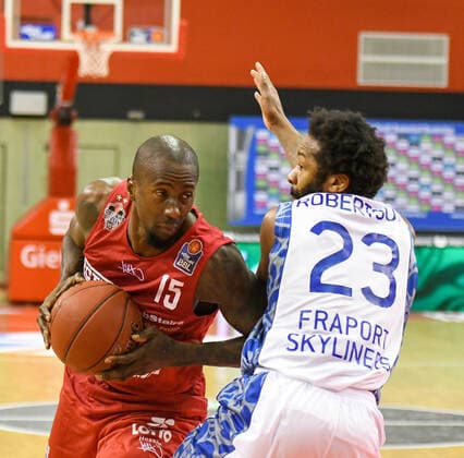 Brandon Bowman, Quantez Robertson 10. Spieltag, Basketball Bundesliga, Basketball Saison 2020 2021, Deutschland, easyCredit BBL, Germany, Giessen 46ers, giessen rot, Herren, Jobstairs GIESSEN 46ers - Fraport Skyliners, Männer, frankfurt weiß