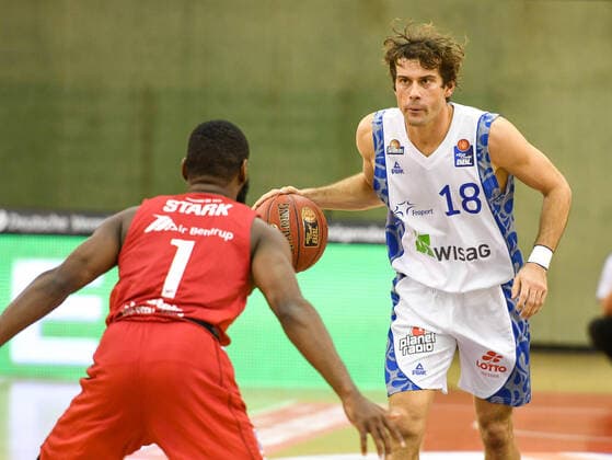 Jonathan Stark, Joe Rahon 10. Spieltag, Basketball Bundesliga, Basketball Saison 2020 2021, Deutschland, easyCredit BBL, Germany, Giessen 46ers, giessen rot, Herren, Jobstairs GIESSEN 46ers - Fraport Skyliners, Männer, frankfurt weiß