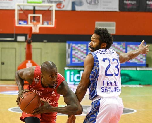 Brandon Bowman, Quantez Robertson 10. Spieltag, Basketball Bundesliga, Basketball Saison 2020 2021, Deutschland, easyCredit BBL, Germany, Giessen 46ers, giessen rot, Herren, Jobstairs GIESSEN 46ers - Fraport Skyliners, Männer, frankfurt weiß