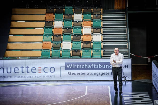 Sport Bilder des Tages easyCredit BBL: 10. Spieltag: Rasta Vechta - EWE Baskets Basketball Oldenburg 30.12.2020 Saison 2020 2021 easyCredit BBL: 10. Spieltag: Rasta Vechta - EWE Baskets Head-Coach, Mladen DrijenÄiÄ‡, EWE Baskets Oldenburg nur redaktionelle Verwendung - kommerzielle Verwendung Nutzung nur nach Absprache mit dem Fotografen Vechta Deutschland
