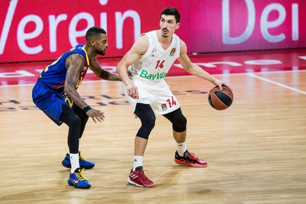 Turkish Airlines EuroLeague; FC Bayern Basketball - FC Barcelona, Barca 30.12.2020 Cory Higgins (FC Barcelona, 22), Nihad Djedovic (FC Bayern, 14) Turkish Airlines EuroLeague; FC Bayern Basketball - FC Barcelona; Audi Dome, Muenchen (Bayern) Copyright: xBEAUTIFULxSPORTS Wunderlx