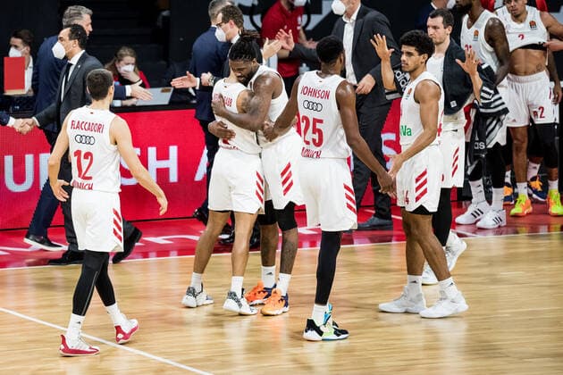 Turkish Airlines EuroLeague; FC Bayern Basketball - FC Barcelona, Barca 30.12.2020 Glueckliche Gesichter beim FC Bayern Basketball Turkish Airlines EuroLeague; FC Bayern Basketball - FC Barcelona; Audi Dome, Muenchen (Bayern) Copyright: xBEAUTIFULxSPORTS Wunderlx