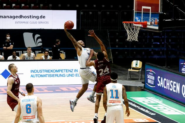 30.12.2020, easyCredit Basketball Bundesliga, BBL, Saison 2020 2021, Herren, Chemnitz Niners - Syntainics MBC Sergio Kerusch, Syntainics MBC, George King, Niners Chemnitz Chemnitz Messe Chemnitz Sachsen Germany
