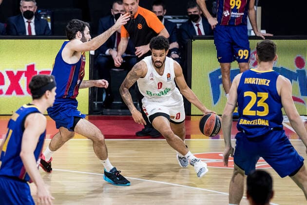 Turkish Airlines EuroLeague; FC Bayern Basketball - FC Barcelona, Barca 30.12.2020 Alex Abrines (FC Barcelona, 21), Nick Weiler-Babb (FC Bayern, 0) Turkish Airlines EuroLeague; FC Bayern Basketball - FC Barcelona; Audi Dome, Muenchen (Bayern) Copyright: xBEAUTIFULxSPORTS Wunderlx