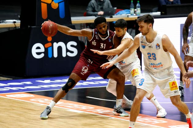 30.12.2020, easyCredit Basketball Bundesliga, BBL, Saison 2020 2021, Herren, Chemnitz Niners - Syntainics MBC Joe Lawson, Niners Chemnitz, Michal Michalak, Syntainics MBC Chemnitz Messe Chemnitz Sachsen Germany