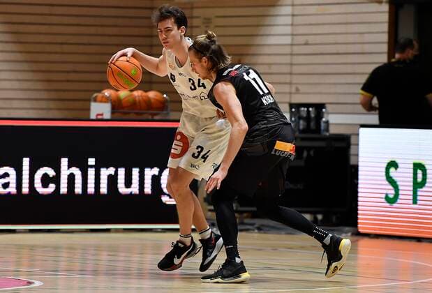 02.01.2021 - Basketball - Saison 2020 2021 - 2. Bundesliga Pro-A - 07. Spieltag: Kirchheim Knights - Nürnberg Falcons Basketball Club NBC - - Jackson Ross Kent (34, Nürnberg Falcons BC NBC ) Tim Koch (11, Kirchheim Knights )