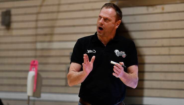 02.01.2021 - Basketball - Saison 2020 2021 - 2. Bundesliga Pro-A - 07. Spieltag: Kirchheim Knights - Nürnberg Falcons Basketball Club NBC - - Ralph Junge ( Trainer Geschäftsführer Headcoach Nürnberg Falcons BC NBC ) feuert an
