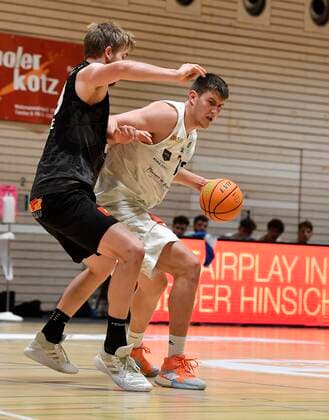 02.01.2021 - Basketball - Saison 2020 2021 - 2. Bundesliga Pro-A - 07. Spieltag: Kirchheim Knights - Nürnberg Falcons Basketball Club NBC - - Aleksa Bulajic (9, Kirchheim Knights ) Jonathan Maier (13, Nürnberg Falcons BC NBC )