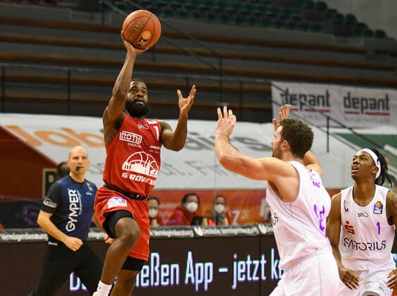 Jonathan Stark 11. Spieltag, Basketball Bundesliga, Basketball Saison 2020 2021, Deutschland, easyCredit BBL, frankfurt, Germany, Giessen 46ers, giessen rot, Herren, Jobstairs GIESSEN 46ers - BG Göttingen Männer, Göttingen weiß