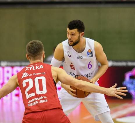 Ferdinand Zylka, Luke Nelson 11. Spieltag, Basketball Bundesliga, Basketball Saison 2020 2021, Deutschland, easyCredit BBL, frankfurt, Germany, Giessen 46ers, giessen rot, Herren, Jobstairs GIESSEN 46ers - BG Göttingen Männer, Göttingen weiß