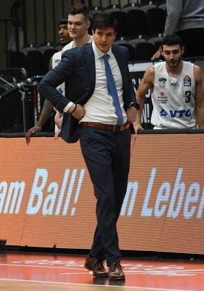 GER, 1. BBL, Hamburg Towers vs SC Rasta Vechta 02.01.2021,,GER, 1. BBL, Hamburg Towers vs SC Rasta Veschta im Bild Trainer Pedro Calles (Hamburg)