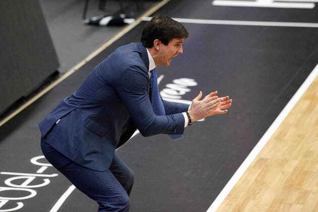 BBL easyCredit Basketball Bundesliga Saison 2020 2021 11. Spieltag am Samstag, 02. Januar 2021 in der edel-optics.de Arena in Hamburg: Hamburg Towers - Rasta Vechta Headcoach Pedro Calles ( Towers ) Hamburg Towers - Rasta Vechta