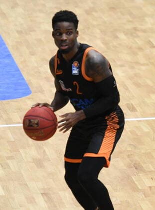 GER, 1. BBL, Hamburg Towers vs SC Rasta Vechta 02.01.2021,,GER, 1. BBL, Hamburg Towers vs SC Rasta Veschta im Bild Einzelaktion Hochformat Ike Iroegbu (Vechta 02)