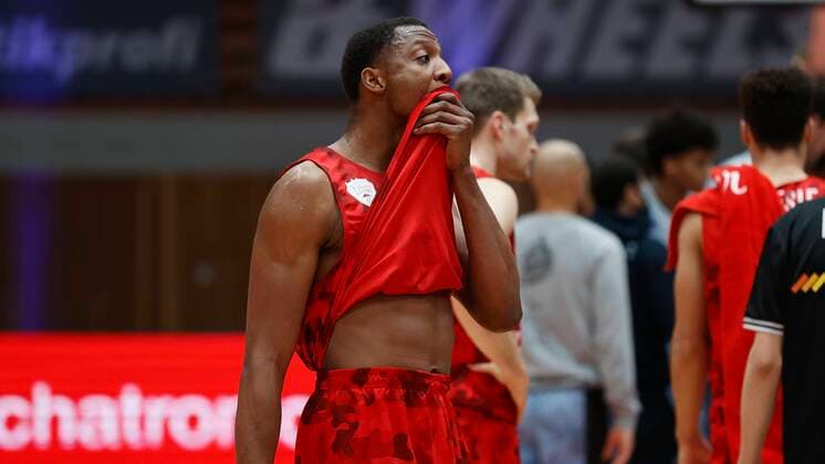 s.Oliver Wuerzburg vs. HAKRO Merlins Crailsheim, Basketball, BBL Deutschland, Wuerzburg, s.Oliver Arena, 03.01.2021, emspor, emonline, despor, deonline, s.Oliver Wuerzburg vs. HAKRO Merlins Crailsheim, Basketball, BBL Bild: v. li. Enttaeuschung bei Justin Sears (s.Oliver Wuerzburg) Photo: HMB Media Heiko Becker Pool Wuerzburg s.Oliver Arena Bayern Deutschland