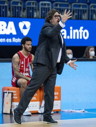 Basketball Berlin 03.01.2021 Saison 2020 2021 easyCredit BBL 1. Bundesliga Alba Berlin vs FC Bayern München Cheftrainer Andrea Trinchieri (BAY)