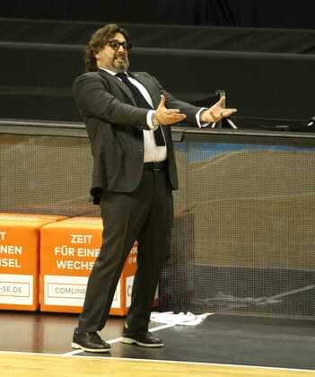 GER, BBL, ALBA Berlin vs. Bayern Muenchen 03.01.2021, Mercedes Benz Arena, Berlin, GER, BBL, ALBA Berlin vs. Bayern Muenchen, im Bild Head Coach: Andrea Trinchieri (FC Bayern Muenchen)