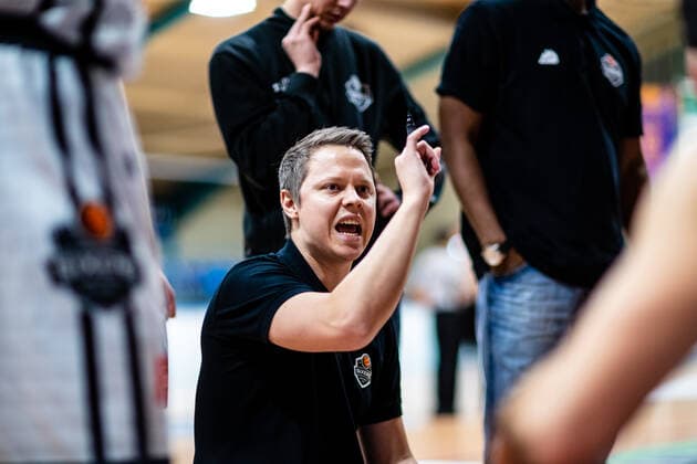 Trainer Sebastian Ludwig (BSW Sixers) waehrend der Saison 2020-21 (Herren) in der Barmer Bundesliga ProB zwischen BSW Sixers und Rheinstars Köln in der Ballsporthalle Sandersdorf am 3. January 2021 in Sandersdorf, Sachsen Anhalt, Deutschland