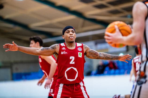Vincent Golson ( 2 Rheinstars Köln) waehrend der Saison 2020-21 (Herren) in der Barmer Bundesliga ProB zwischen BSW Sixers und Rheinstars Köln in der Ballsporthalle Sandersdorf am 3. January 2021 in Sandersdorf, Sachsen Anhalt, Deutschland