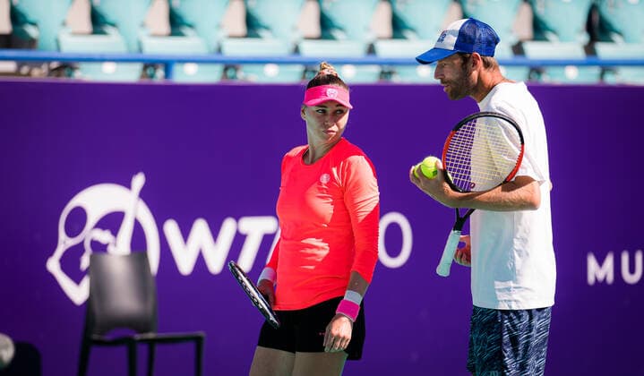 January 4, 2021, Abu Dhabi, UNITED ARAB EMIRATES: Vera Zvonareva of Russia during practice ahead of the 2021 Abu Dhabi WTA, Tennis Damen Womens Tennis Open WTA 500 tournament. Abu Dhabi UNITED ARAB EMIRATES - ZUMAa181 20210104_zaa_a181_005 Copyright: xRobxPrangex