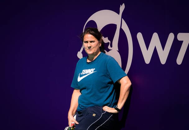 January 4, 2021, Abu Dhabi, UNITED ARAB EMIRATES: Conchita Martinez during practice with Garbine Muguruza ahead of the 2021 Abu Dhabi WTA, Tennis Damen Womens Tennis Open WTA 500 tournament. Abu Dhabi UNITED ARAB EMIRATES - ZUMAa181 20210104_zaa_a181_015 Copyright: xRobxPrangex
