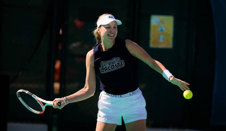 January 4, 2021, Abu Dhabi, UNITED ARAB EMIRATES: Anett Kontaveit of Estonia during practice ahead of the 2021 Abu Dhabi WTA, Tennis Damen Womens Tennis Open WTA 500 tournament. Abu Dhabi UNITED ARAB EMIRATES - ZUMAa181 20210104_zaa_a181_044 Copyright: xRobxPrangex