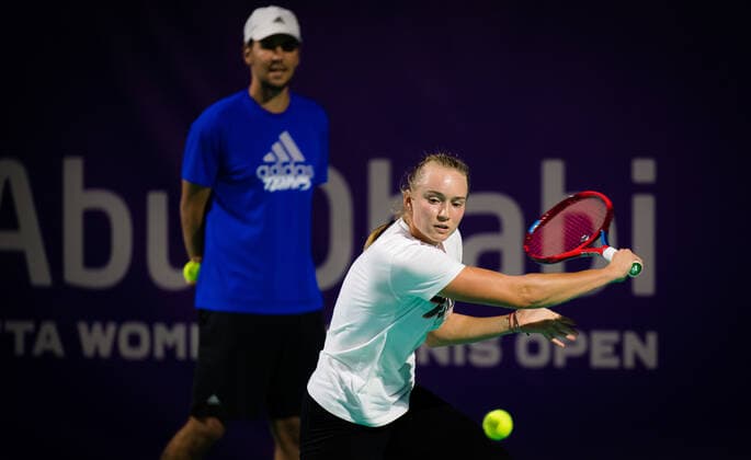 January 5, 2021, Abu Dhabi, UNITED ARAB EMIRATES: Elena Rybakina of Kazakstan during practice ahead of the 2021 Abu Dhabi WTA, Tennis Damen Womens Tennis Open WTA 500 tournament. Abu Dhabi UNITED ARAB EMIRATES - ZUMAa181 20210105_zaa_a181_149 Copyright: xRobxPrangex