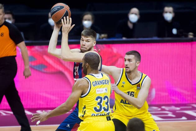 05.01.2021, xfrx, Basketball EuroLeague, Alba Berlin - BASKONIA VITORIA emspor, v.l. Rokas Giedraitis (Baskonia Vitoria) (DFL DFB REGULATIONS PROHIBIT ANY USE OF PHOTOGRAPHS as IMAGE SEQUENCES and or QUASI-VIDEO) Berlin