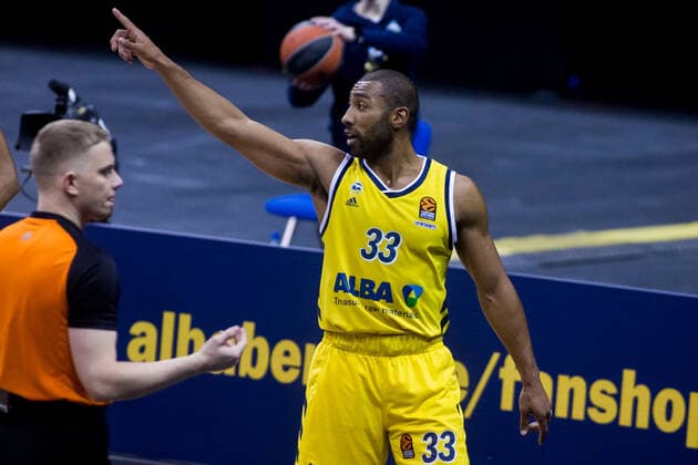 05.01.2021, xfrx, Basketball EuroLeague, Alba Berlin - BASKONIA VITORIA emspor, v.l. Jayson Granger (Alba Berlin) (DFL DFB REGULATIONS PROHIBIT ANY USE OF PHOTOGRAPHS as IMAGE SEQUENCES and or QUASI-VIDEO) Berlin
