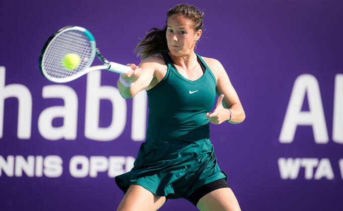 January 6, 2021, Abu Dhabi, UNITED ARAB EMIRATES: Daria Kasatkina of Russia in action during the first round of the 2021 Abu Dhabi WTA, Tennis Damen Womens Tennis Open WTA 500 tournament against Qiang Wang of China Abu Dhabi UNITED ARAB EMIRATES - ZUMAa181 20210106_zaa_a181_010 Copyright: xRobxPrangex