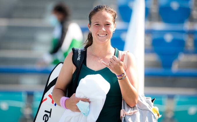 January 6, 2021, Abu Dhabi, UNITED ARAB EMIRATES: Daria Kasatkina of Russia in action during the first round of the 2021 Abu Dhabi WTA, Tennis Damen Womens Tennis Open WTA 500 tournament against Qiang Wang of China Abu Dhabi UNITED ARAB EMIRATES - ZUMAa181 20210106_zaa_a181_028 Copyright: xRobxPrangex