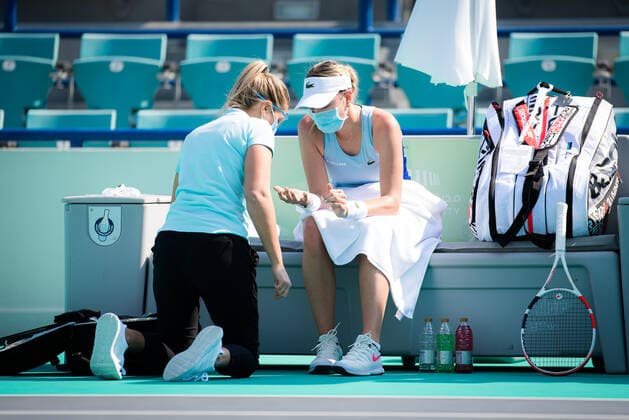 January 6, 2021, Abu Dhabi, UNITED ARAB EMIRATES: Anett Kontaveit of Estonia in action during the first round of the 2021 Abu Dhabi WTA, Tennis Damen Womens Tennis Open WTA 500 tournament against Veronika Kudermetova of Russia Abu Dhabi UNITED ARAB EMIRATES - ZUMAa181 20210106_zaa_a181_037 Copyright: xRobxPrangex