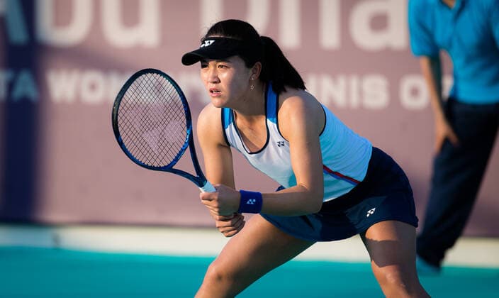 January 6, 2021, Abu Dhabi, UNITED ARAB EMIRATES: Lin Zhu of China in action during the first round of the 2021 Abu Dhabi WTA, Tennis Damen Womens Tennis Open WTA 500 tournament against Ajla Tomljanovic of Australia Abu Dhabi UNITED ARAB EMIRATES - ZUMAa181 20210106_zaa_a181_113 Copyright: xRobxPrangex