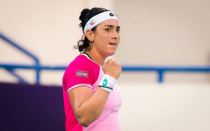 January 6, 2021, Abu Dhabi, UNITED ARAB EMIRATES: Ons Jabeur of Tunisia in action during the first round of the 2021 Abu Dhabi WTA, Tennis Damen Womens Tennis Open WTA 500 tournament against Anastasia Pavlyuchenkova of Russia Abu Dhabi UNITED ARAB EMIRATES - ZUMAa181 20210106_zaa_a181_140 Copyright: xRobxPrangex