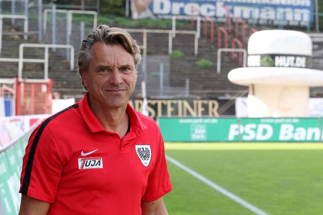Muenster, Deutschland 24. September 2016: 3.Liga - 16 17 - SC Preussen Muenster vs. SV Werder Bremen II Trainer Horst Steffen (Muenster), Aktion . Einzelbild . Portrait Gesicht Preussen Stadion Nordrhein Westfalen Copyright: xFotostandx xWundrigx