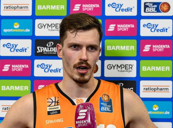 Basketball, BBL, ratiopharm Ulm - Brose Bamberg GER, BBL, ratiopharm ulm vs Bose Bamberg 06.01.2021, ratiopharm arena, Neu-Ulm, GER, BBL, ratiopharm ulm vs Bose Bamberg, im Bild Andreas Obst (Ulm, 13), Interview nach Spielende bei MagentaSport