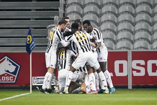 JOIE - FAIR PLAY - EQUIPE DE FOOTBALL D ANGERS FOOTBALL : Lille vs Angers - Ligue 1 Uber Eats - 06 01 2021 FEP Panoramic 