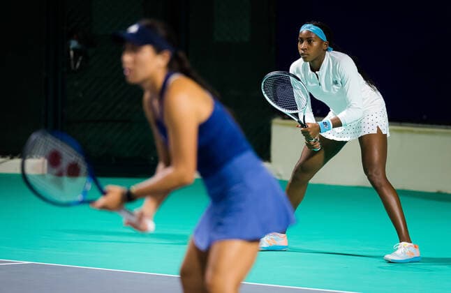 January 6, 2021, Abu Dhabi, UNITED ARAB EMIRATES: Jessica Pegula & Cori Gauff of the United States playing doubles at the 2021 Abu Dhabi WTA, Tennis Damen Womens Tennis Open WTA 500 tournament. Abu Dhabi UNITED ARAB EMIRATES - ZUMAa181 20210106_zaa_a181_170 Copyright: xRobxPrangex